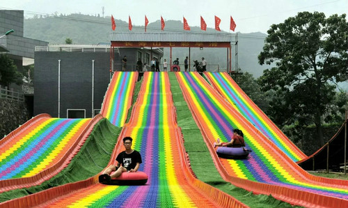 万州七彩旱滑儿童彩虹滑梯游乐设备景区旱地滑雪圈网红旱雪滑道